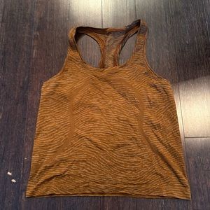 Lululemon swiftly tank top size 6 race length